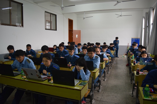 机制学院组织团学干部进行办公室软件综合能力测试